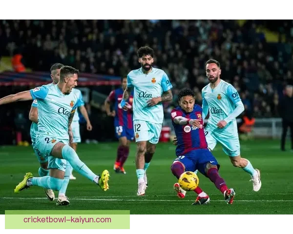 瓦拉内防守端表现稳健，持续为球队提供稳定支持