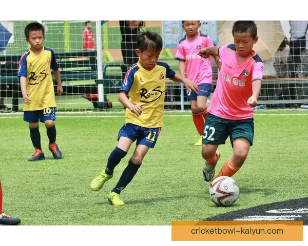 温格青训理念值得关注，深刻影响足球青训发展和球员培养模式。