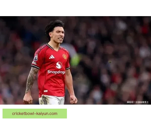利桑德罗加盟曼联后状态持续回暖，成为球队防线重要一员